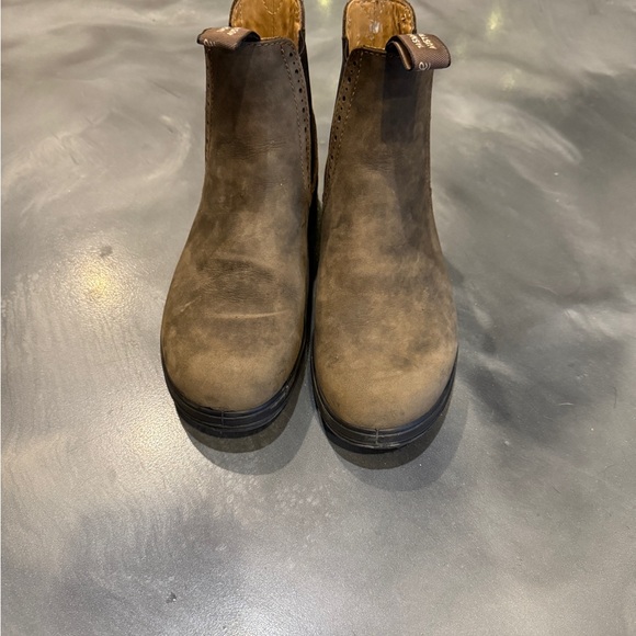 Blundstone Leather Chelsea Boots - Picture 3 of 5